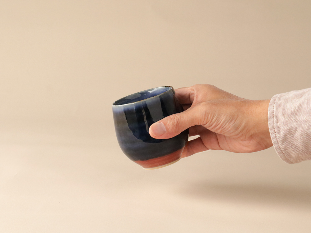 安南 ゴス巻 / 太十草 湯呑み 波佐見焼