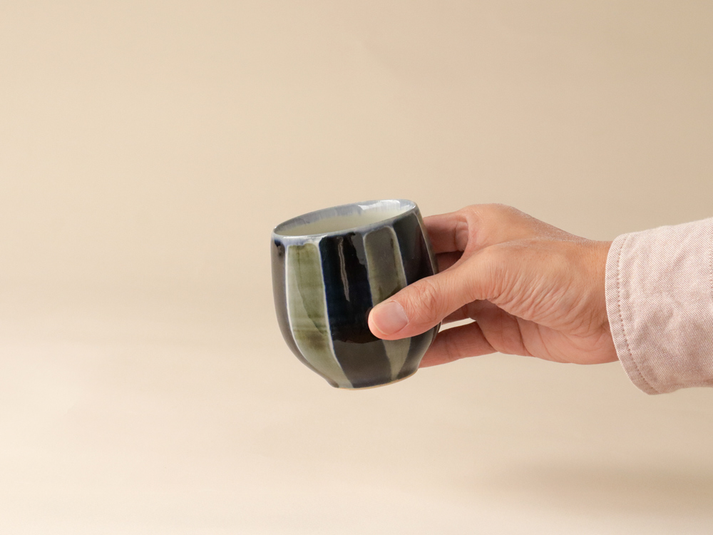 安南 ゴス巻 / 太十草 お湯呑み 波佐見焼