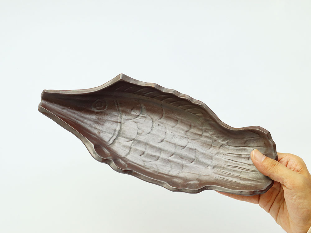 デッドストック 木彫りの魚のような長皿 有田焼