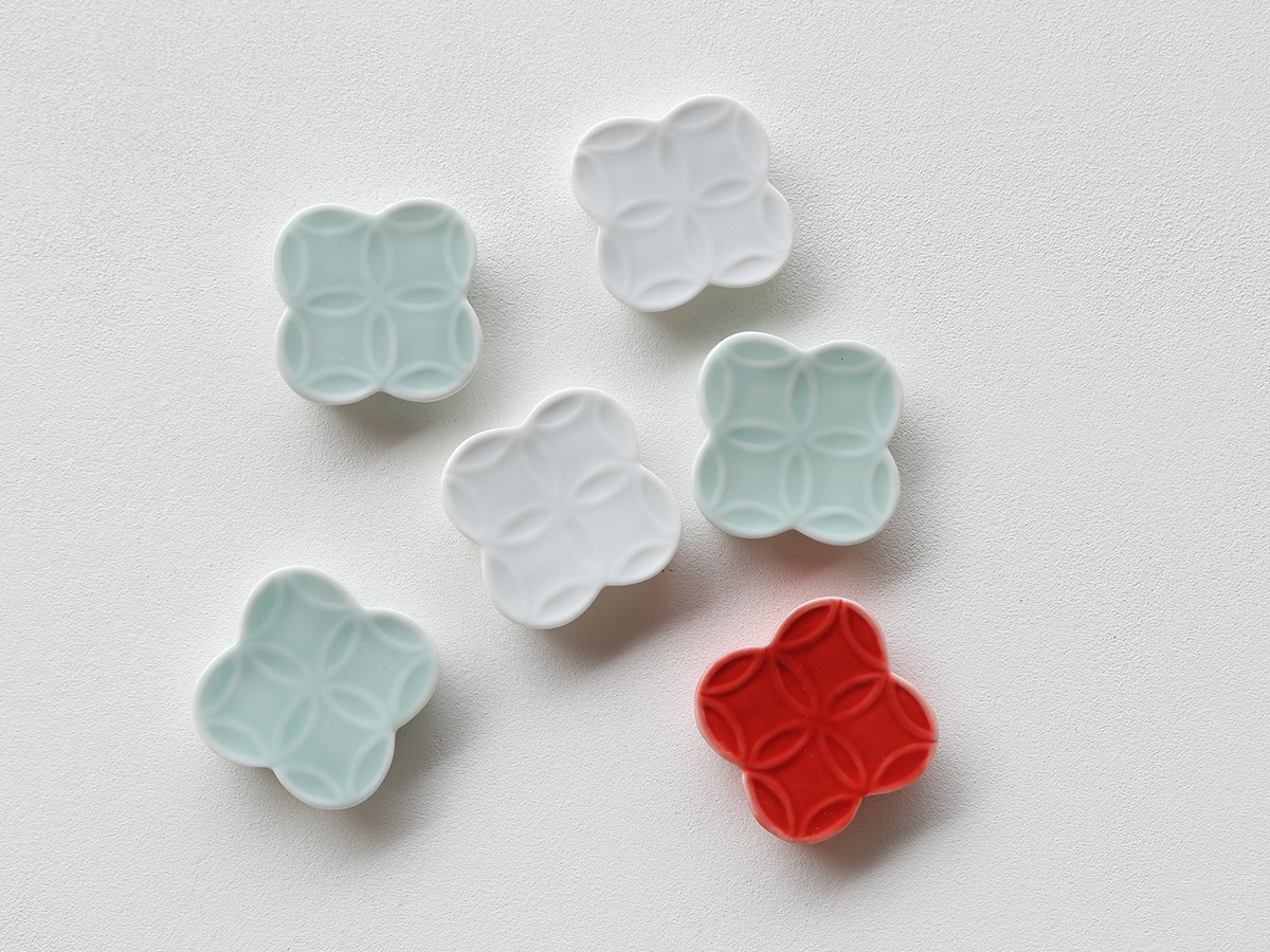 青磁 / 白磁 七宝 箸置き 有田焼