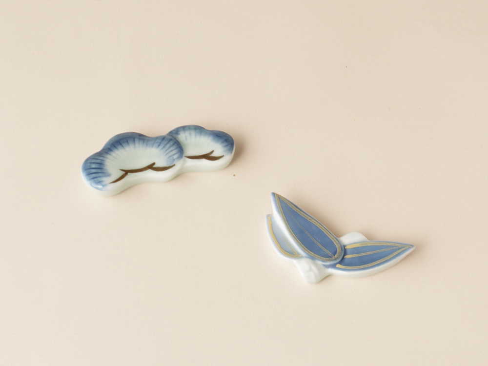 染錦 金松 / 金竹 箸置き 有田焼