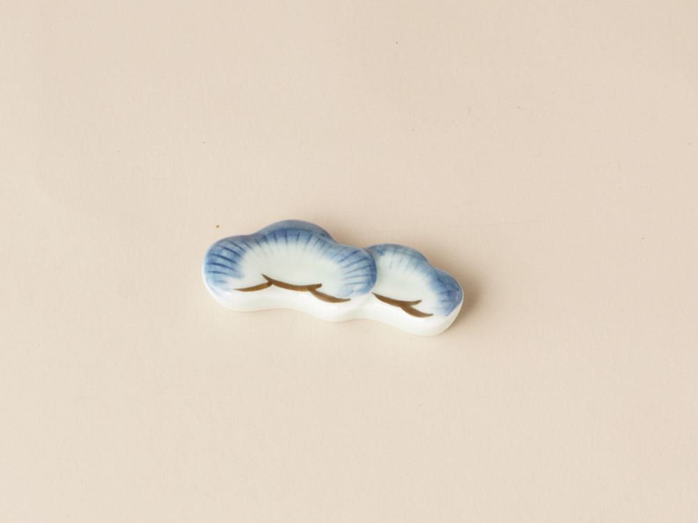 染錦 金松 / 金竹 箸置き 有田焼