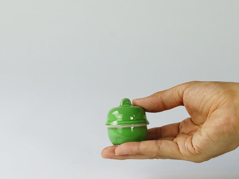 デッドストック 鈴型 蓋物 有田焼