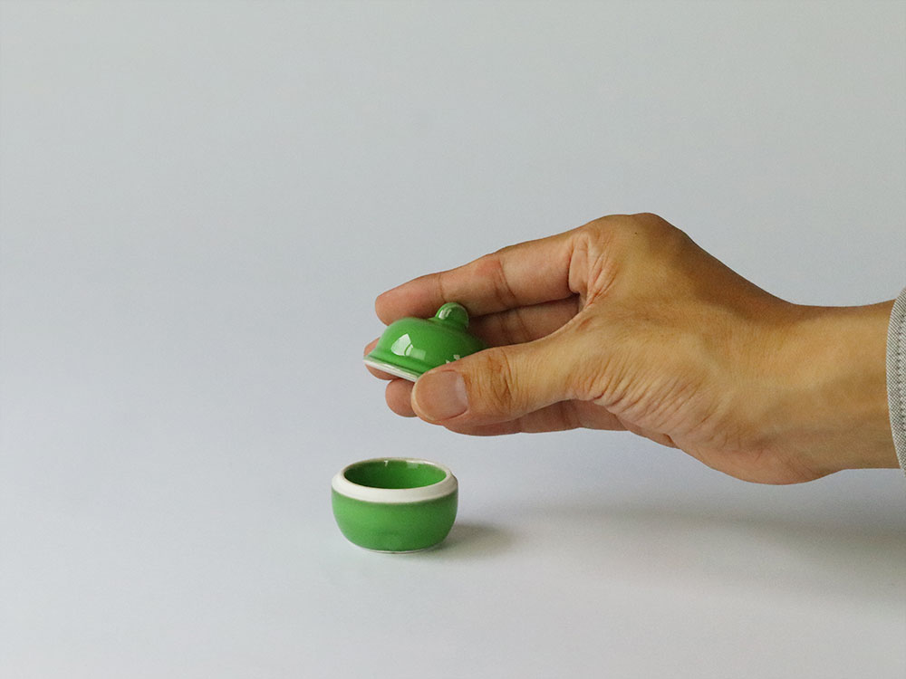 デッドストック 鈴型 蓋物 有田焼