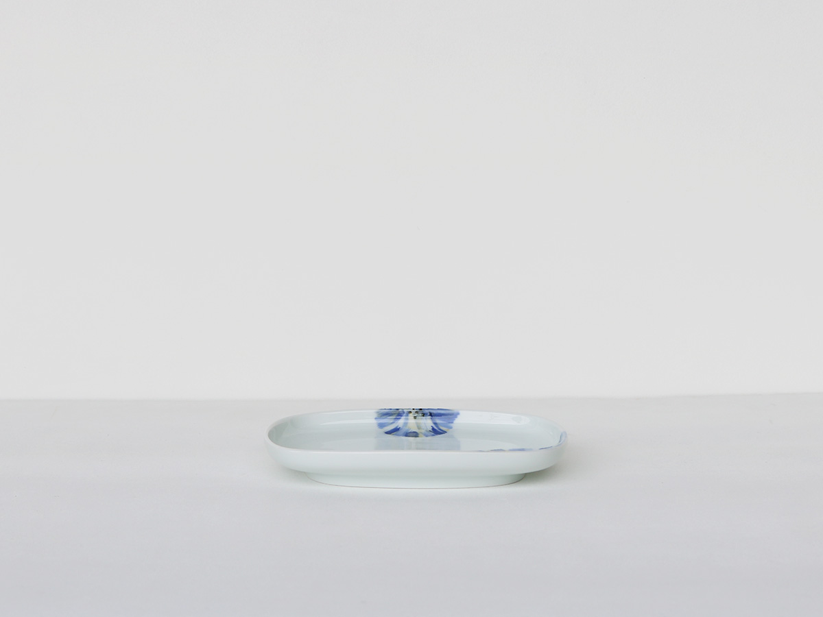 淡い花 楕円皿 波佐見焼