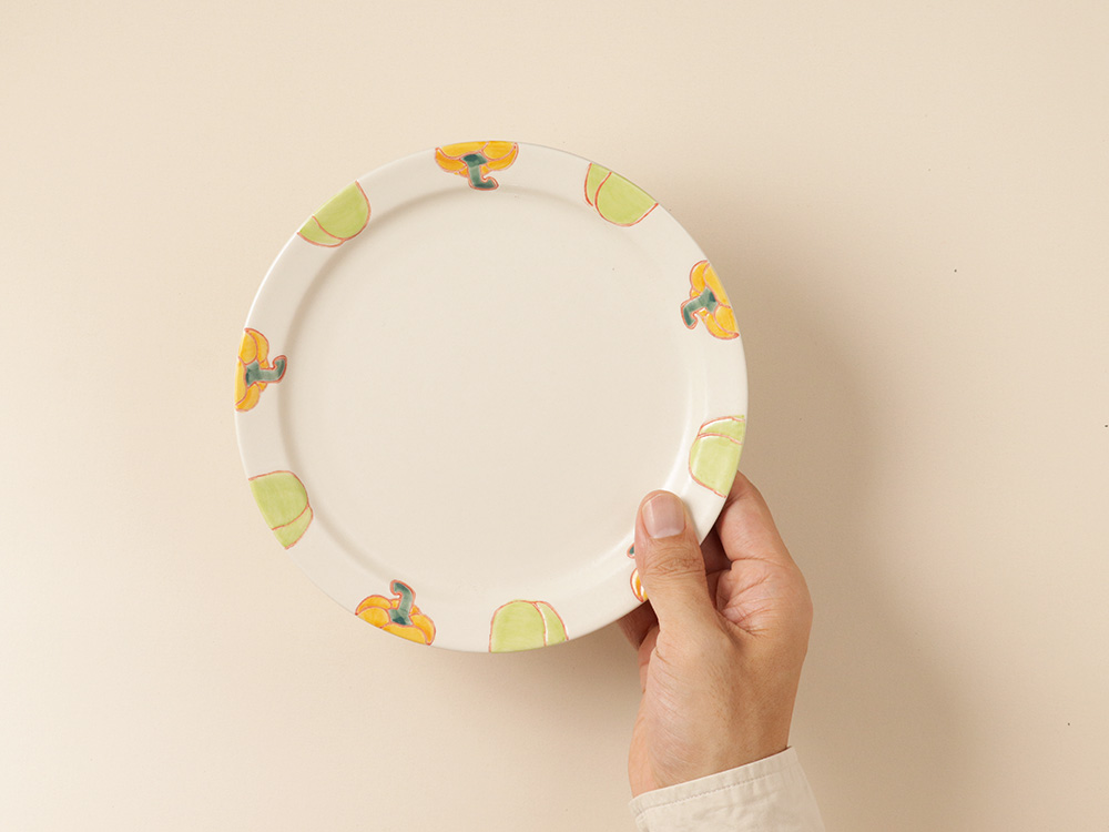 パプリカ/ ラディッシュ ラウンドプレート 中 波佐見焼