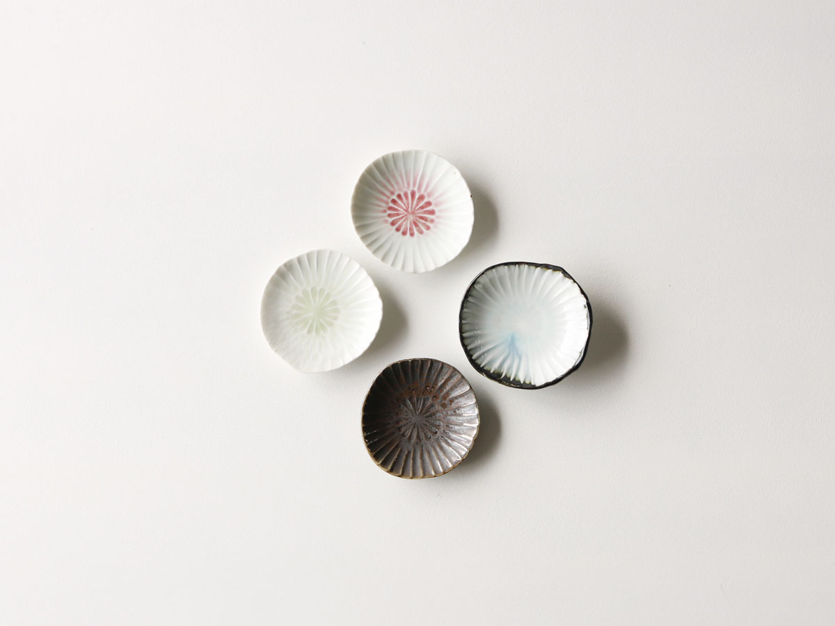 型打ち 菊 小皿 有田焼