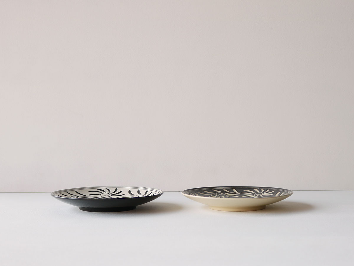 黒陶唐草彫り 取り皿 波佐見焼