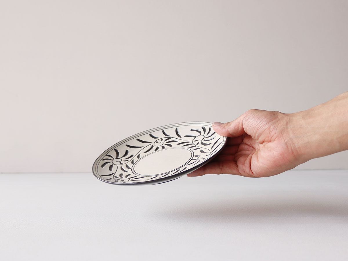 唐草さま専用 黒陶唐草彫り 取り皿 波佐見焼