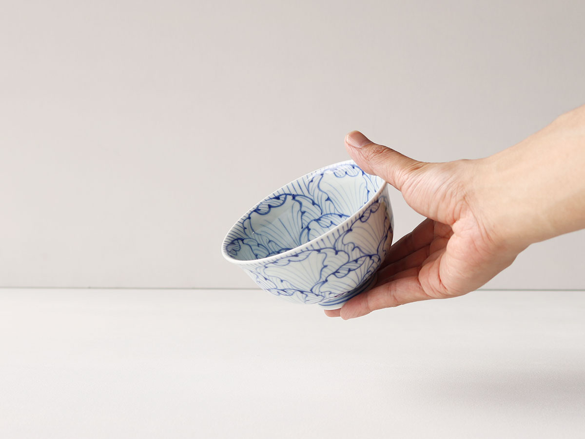 染付 花弁紋 茶碗 有田焼