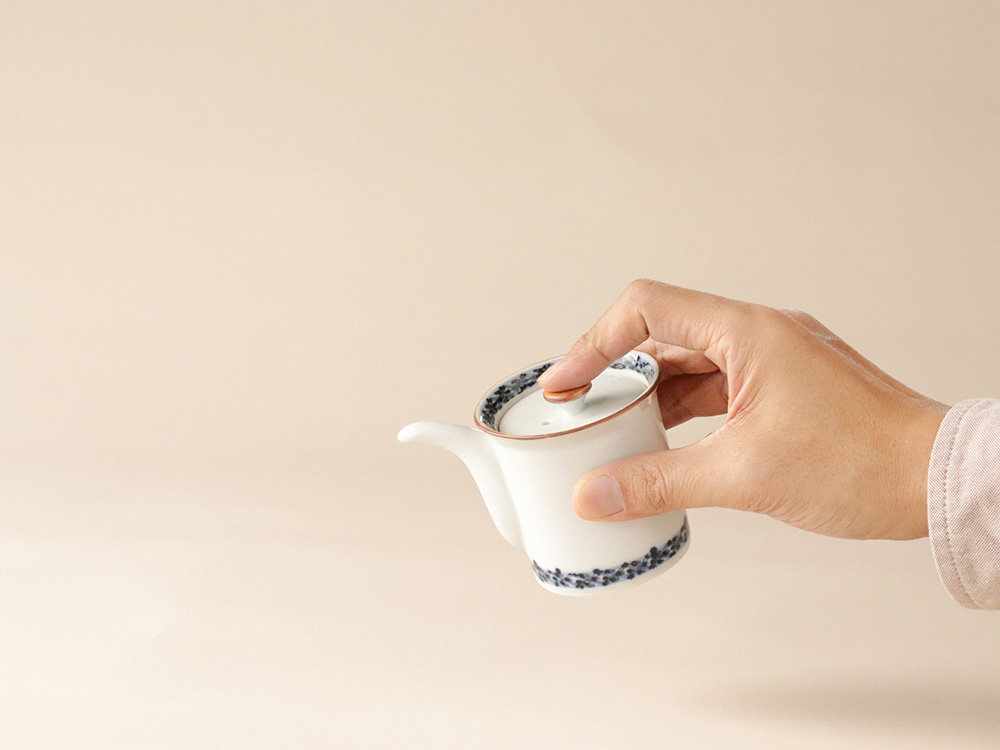 渕地紋 醤油さし 肥前吉田焼