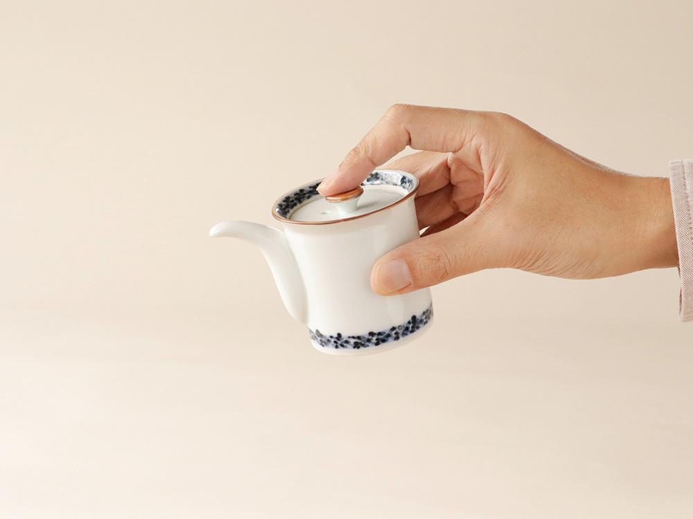 渕地紋 醤油さし 肥前吉田焼