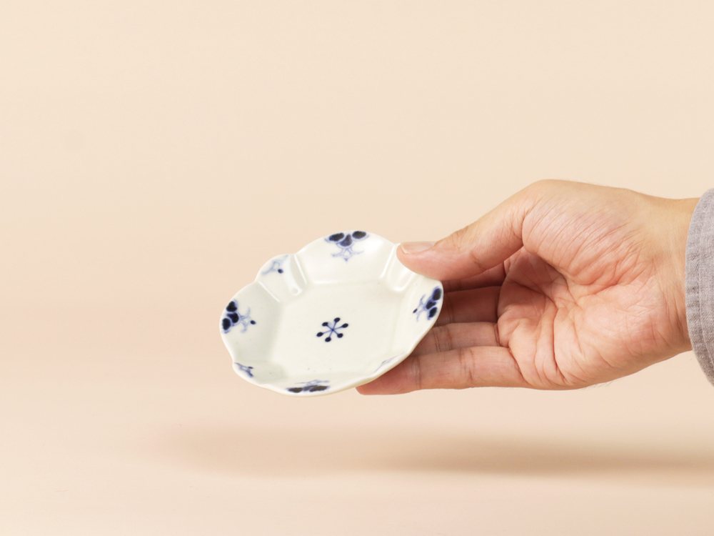 古染 ようらく紋 変型豆皿 波佐見焼