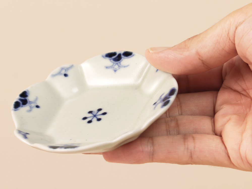 古染 ようらく紋 変型豆皿 波佐見焼