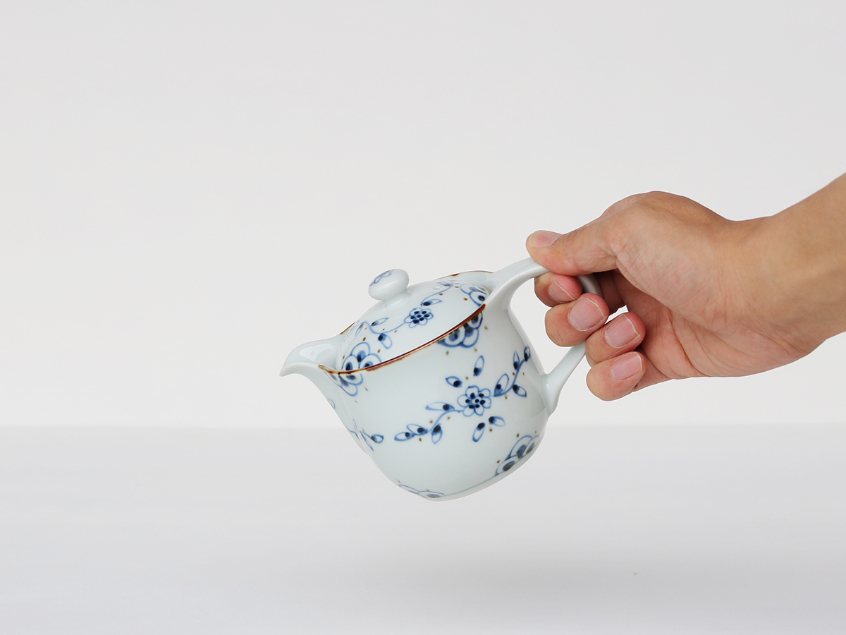 蔓花唐草 ポット 伊万里焼