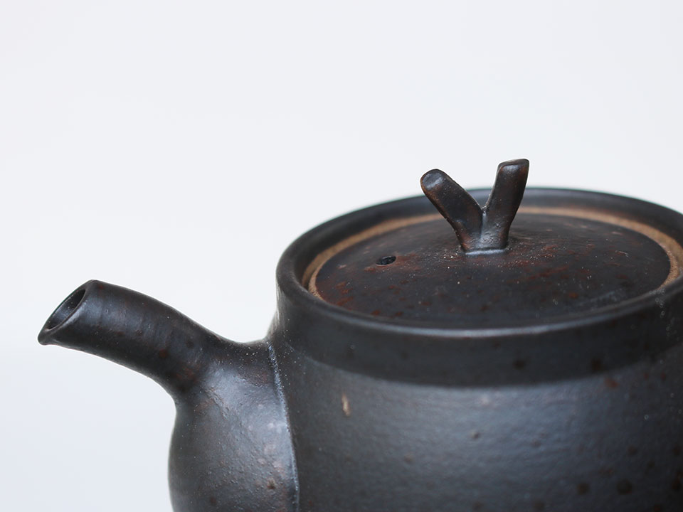 黒焼き締め ミニポット 波佐見焼