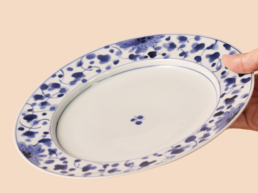 染付 花唐草 25cm リムプレート 波佐見焼