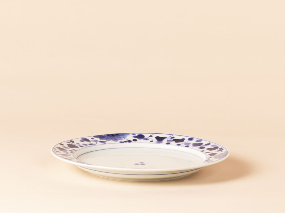 染付 花唐草 19cm リムプレート 波佐見焼