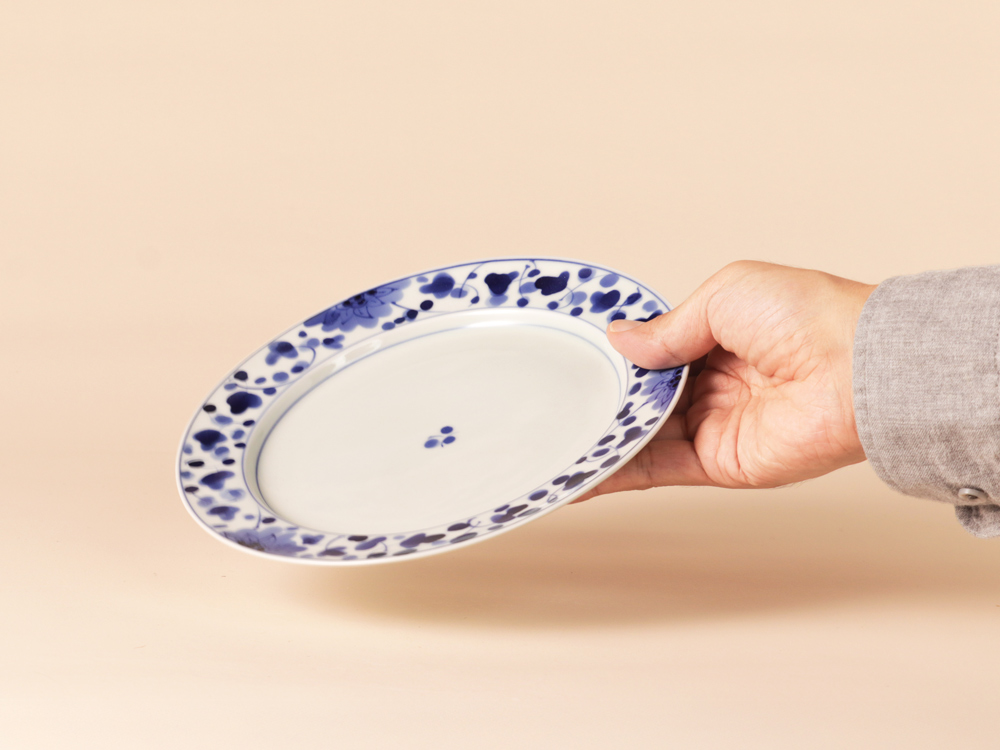 染付 花唐草 19cm リムプレート 波佐見焼