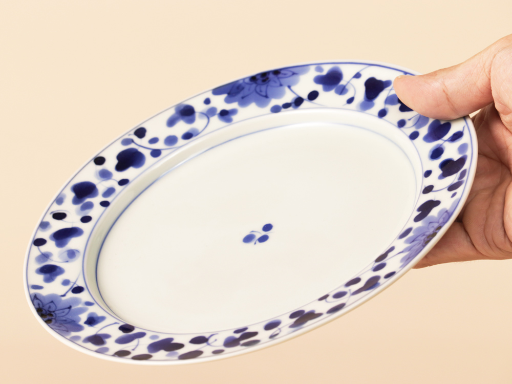 染付 花唐草 19cm リムプレート 波佐見焼