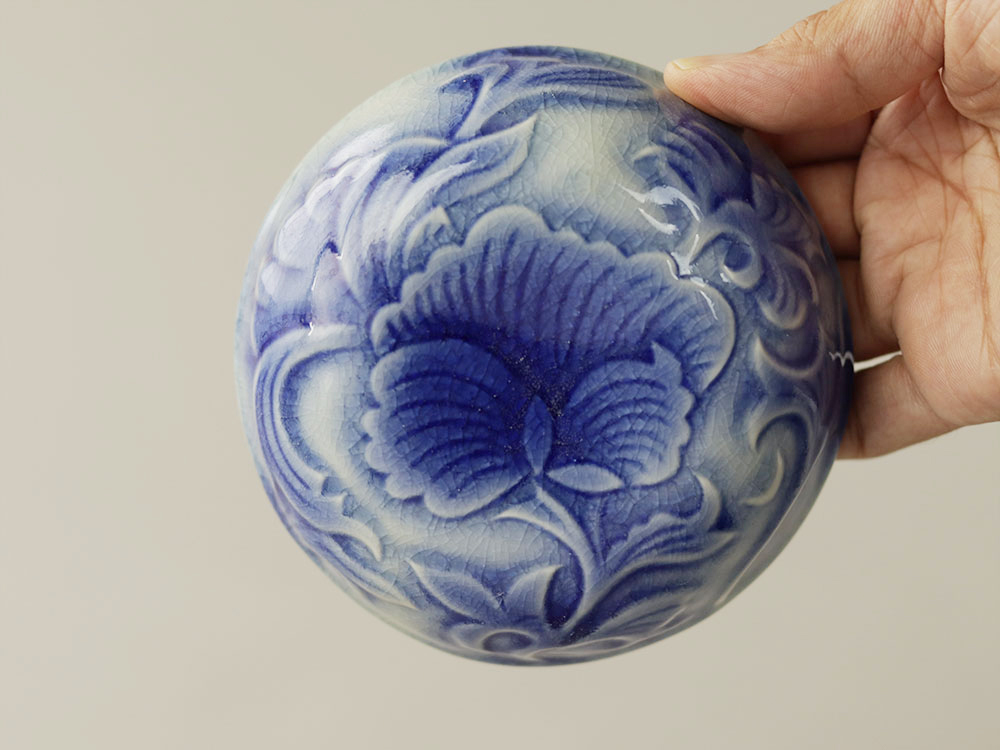 デッドストック レリーフ 青い蓋物 有田焼