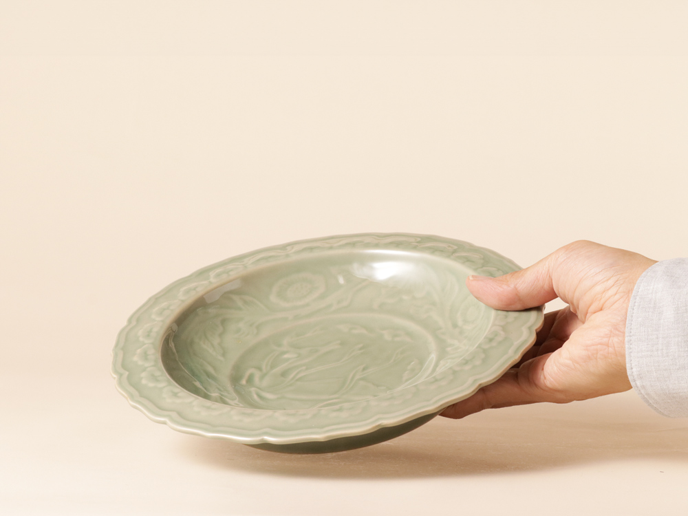 デッドストック 緑灰釉 レリーフ 鹿紋様 花形 深皿 有田焼